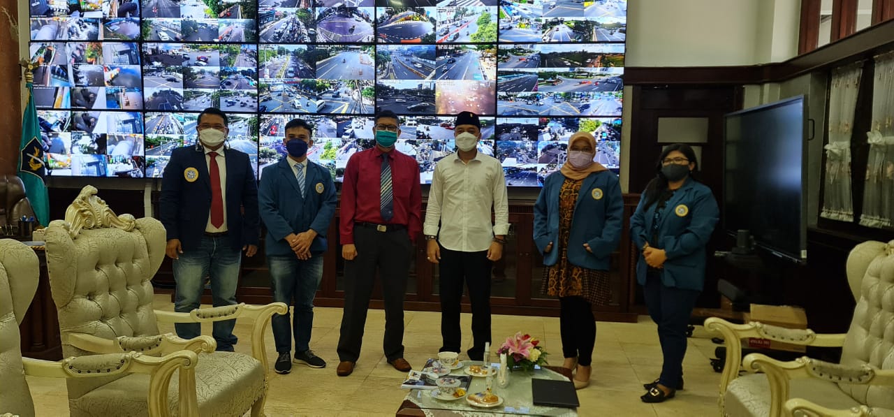 Survei MM Unair Pendapatan 73 persen Warga Surabaya Turun Akibat Pandemi 1